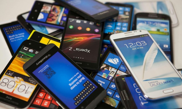 Buy 15 Refurbished 4G Mobiles at Rs.34900/-